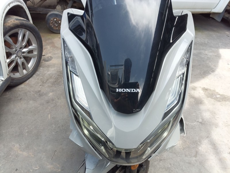 Recambio de moldura para honda pcx pcx 125 (jk05) referencia OEM IAM   