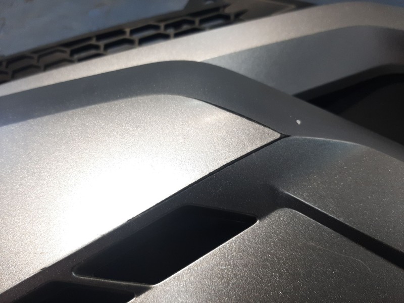 Recambio de moldura para honda forza nss 750 referencia OEM IAM 64650MKVD00ZA  