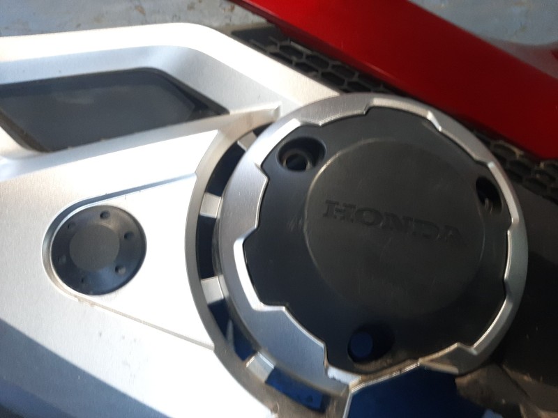 Recambio de moldura para honda forza nss 750 referencia OEM IAM 64430MKVD00 64430MKVD00 