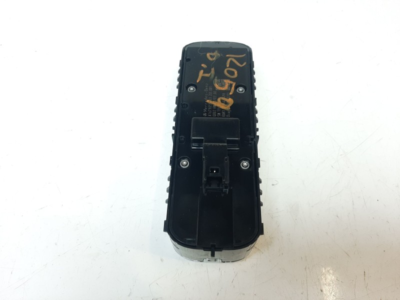Recambio de mando elevalunas delantero izquierdo para mercedes-benz cla-klasse (bm 118) cla 180 (118.384) referencia OEM IAM A16