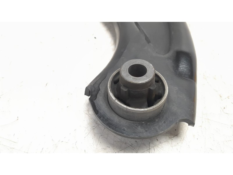 Recambio de brazo suspension delantero derecho para citroën c4 picasso feel referencia OEM IAM 1682729580 BR2139 