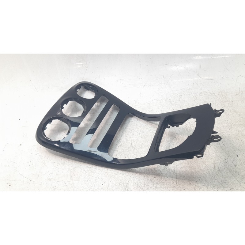 Recambio de consola central para mercedes-benz clase glc (w253) glc 220 d 4matic referencia OEM IAM A2536805702  
