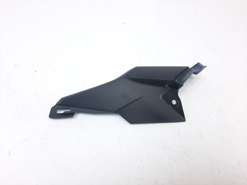 Recambio de moldura para honda cb 650r cb 650r referencia OEM IAM 77216MKYE200 77216MKYE20 