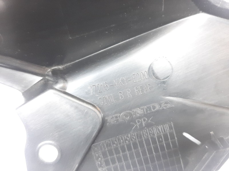 Recambio de moldura para honda cb 650r cb 650r referencia OEM IAM 77216MKYE200 77216MKYE20 