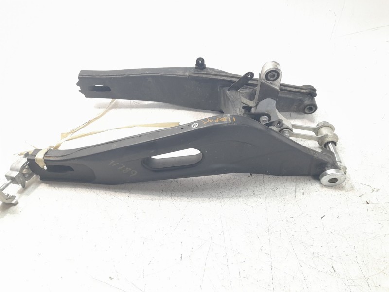 Recambio de basculante para yamaha mt -07 referencia OEM IAM 1WS221101100  