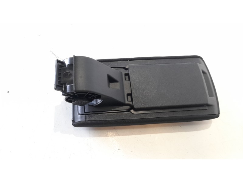 Recambio de apoyabrazos central para peugeot 2008 (p1) allure pack referencia OEM IAM 98257277ZD  