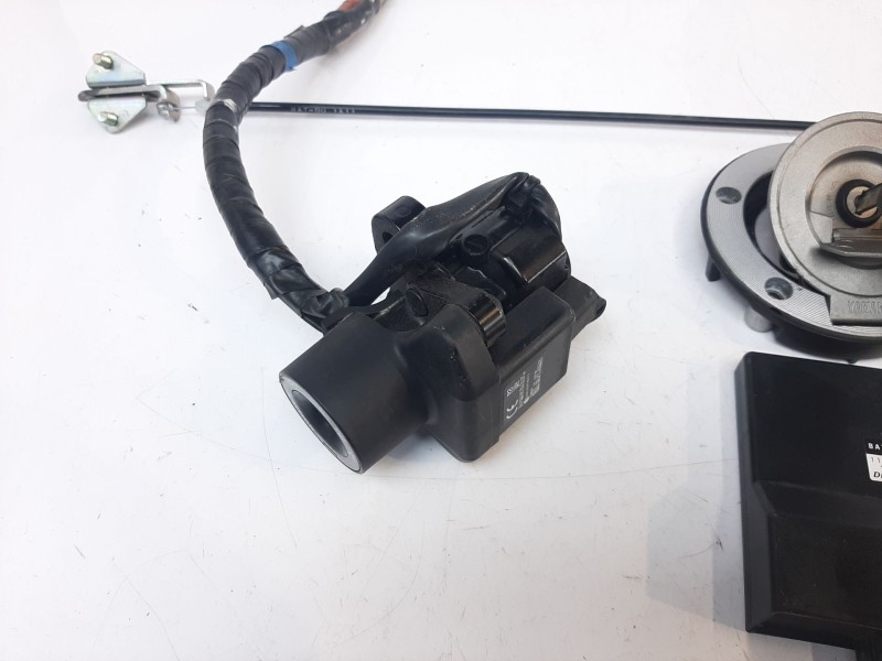 Recambio de conmutador de arranque para yamaha mt -07 referencia OEM IAM BATW82501100  