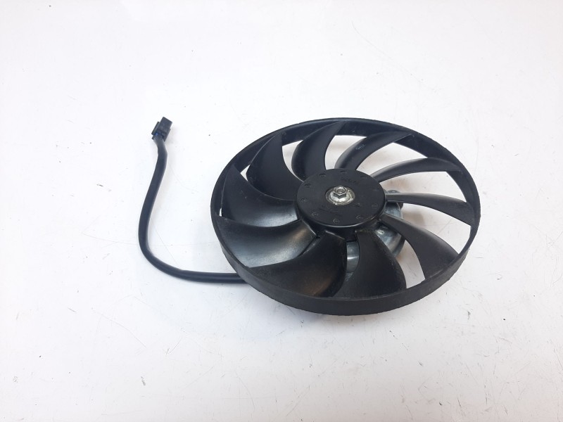 Recambio de electroventilador para yamaha mt -07 referencia OEM IAM BW31240500000  