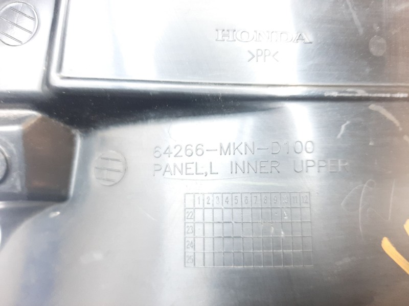 Recambio de moldura para honda cbr 650r cbr 650r referencia OEM IAM 64266MKND100  