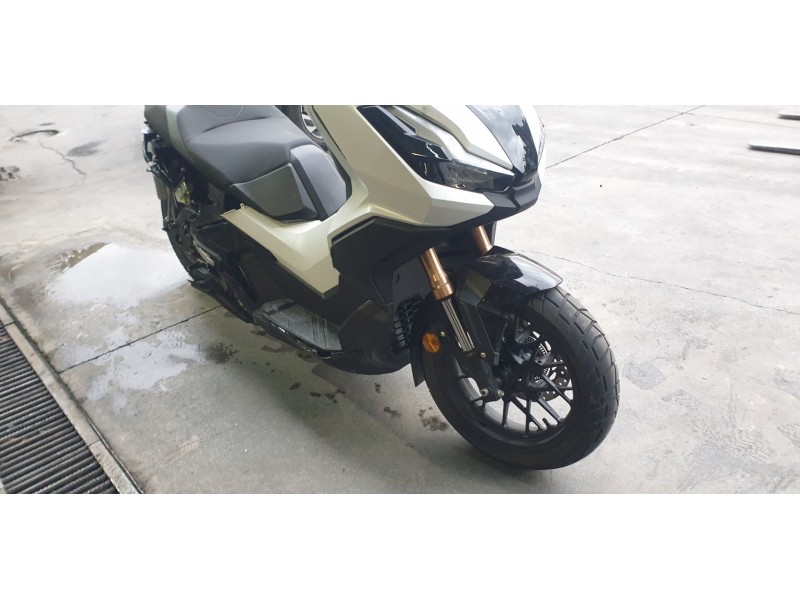 Recambio de electroventilador para honda adv 350 referencia OEM IAM 19020MGSD31  