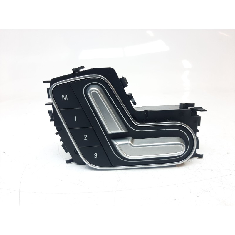 Recambio de mando asiento delantero izquierdo para mercedes-benz cla-klasse (bm 118) cla 180 (118.384) referencia OEM IAM A17790
