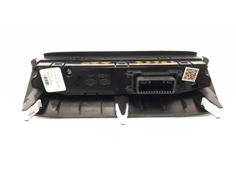 Recambio de pantalla multifuncion para hyundai i20 1.2 16v cat referencia OEM IAM 93700C8030  