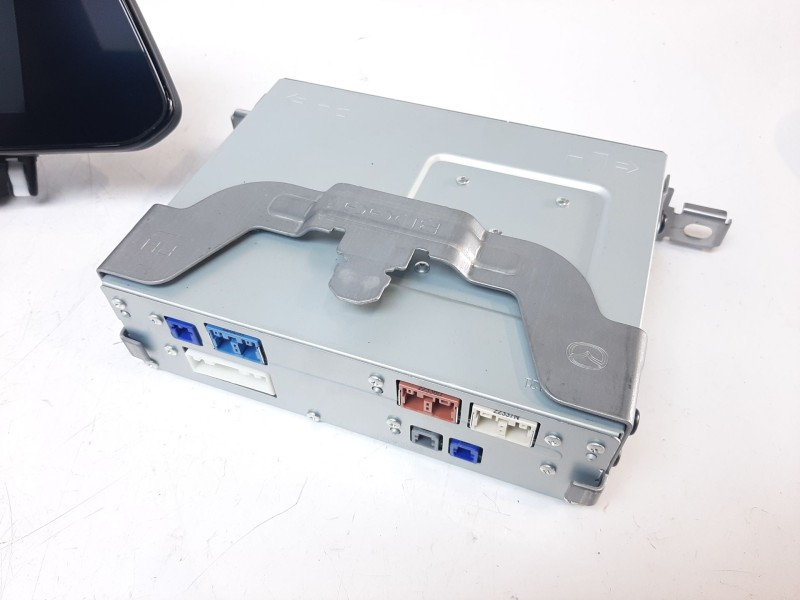 Recambio de sistema navegacion gps para mazda 3 berlina (bp) referencia OEM IAM BDGF611J0B BDGF611J0B 