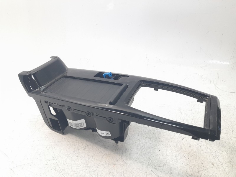 Recambio de moldura para citroën c4 pure tech referencia OEM IAM 98352161ZD  