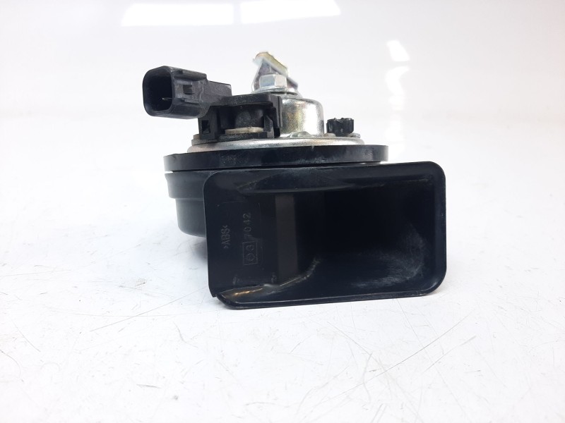 Recambio de claxon para maserati ghibli iii (m157) 3.0 referencia OEM IAM 670038117 670038117 