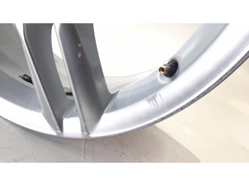 Recambio de llanta para audi q3 (8ug) attraction quattro referencia OEM IAM 8U0601025AA  