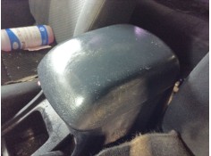 Recambio de apoyabrazos central para toyota hilux vii pick-up (_n1_, _n2_, _n3_) 2.5 d-4d 4wd (kun25_) referencia OEM IAM 589050 2