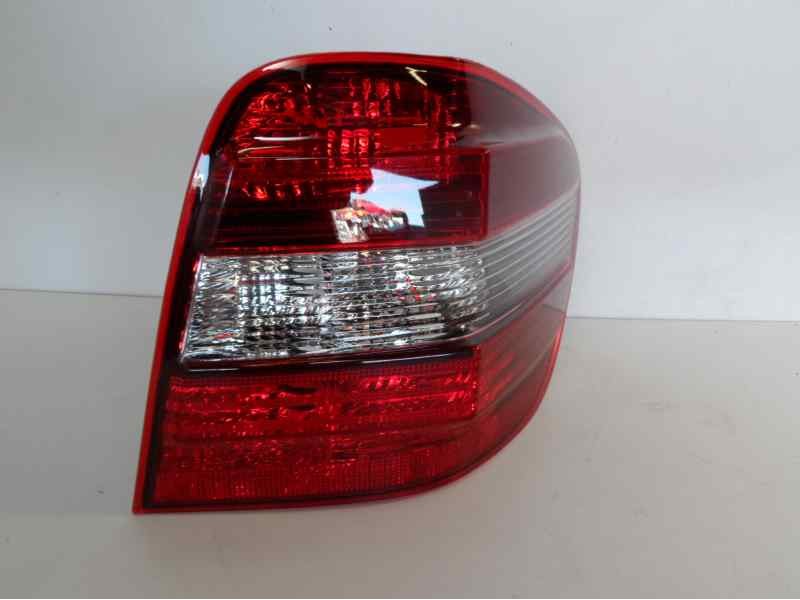 Recambio de piloto trasero derecho para mercedes-benz clase m (w164) referencia OEM IAM A1648204064 16504132 ME8244153