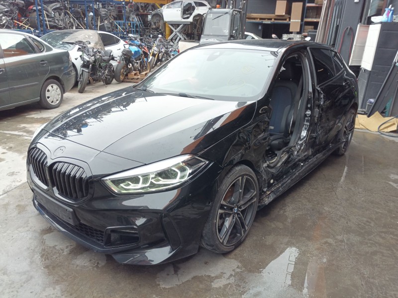 bmw 1 (f40) del año 2024