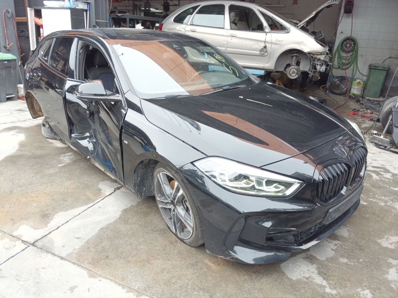 bmw 1 (f40) del año 2024