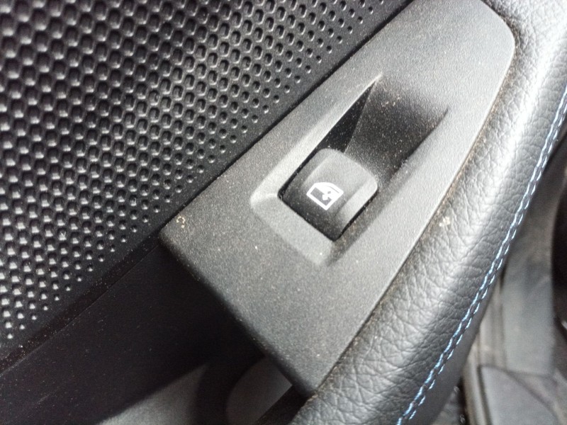 Recambio de mando elevalunas trasero izquierdo para bmw 1 (f40) 118 d referencia OEM IAM   