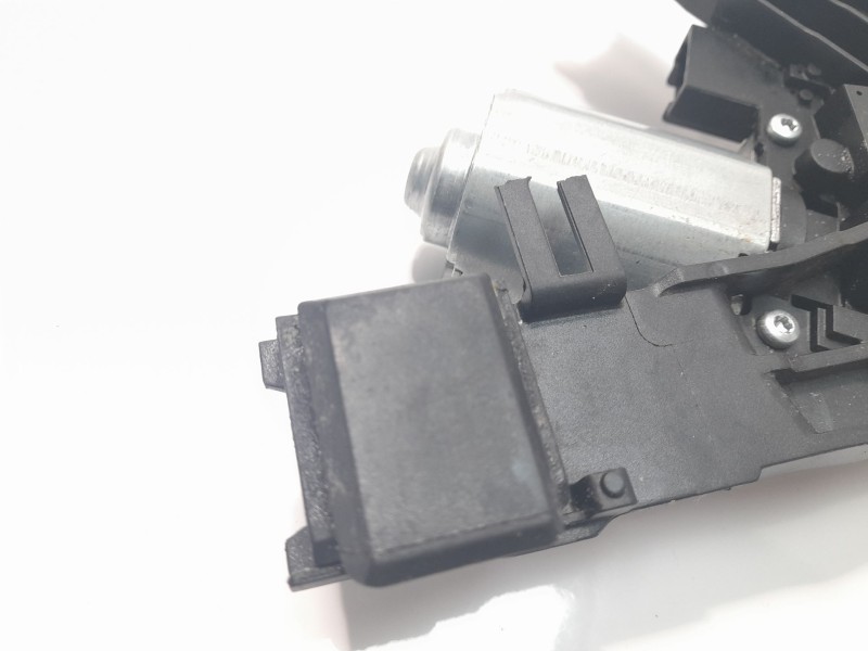 Recambio de motor limpia trasero para citroën c4 picasso feel referencia OEM IAM 9819523180 0390205010 