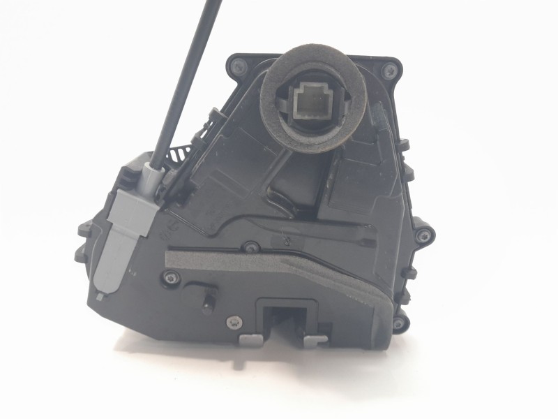 Recambio de cerradura puerta trasera derecha para renault captur ii techno referencia OEM IAM 825021122R  