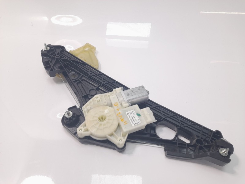 Recambio de elevalunas trasero derecho para renault captur ii techno referencia OEM IAM 827209371R  