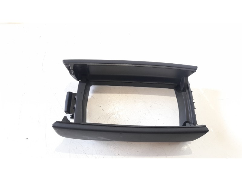 Recambio de apoyabrazos central para peugeot 508 hybrid 180 allure referencia OEM IAM 98357669AU  