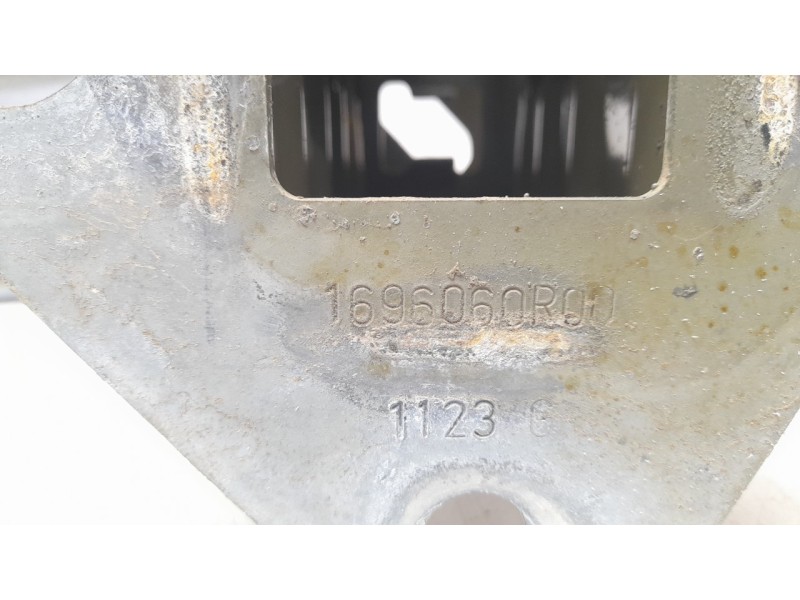 Recambio de refuerzo paragolpes trasero para citroën c4 pure tech referencia OEM IAM 1696060R00  