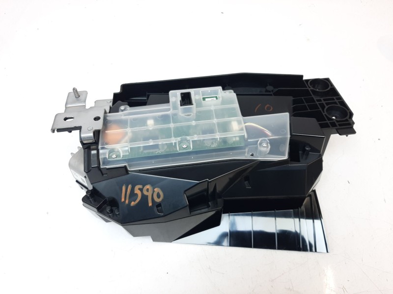 Recambio de pantalla multifuncion para mazda 3 berlina (bp) referencia OEM IAM HU013A2147012 HU013A2147012 