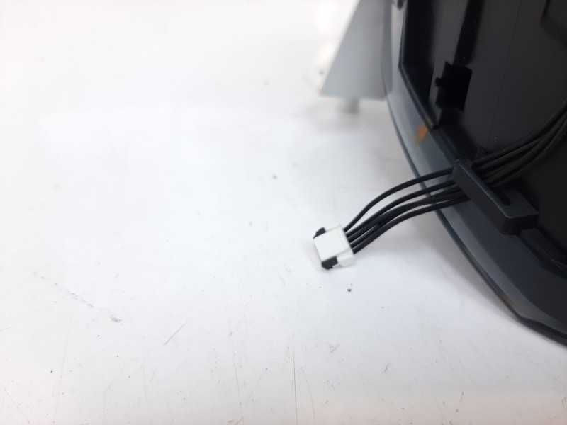 Recambio de cuadro instrumentos para mazda 3 berlina (bp) referencia OEM IAM DFR755430A DFR755430A 