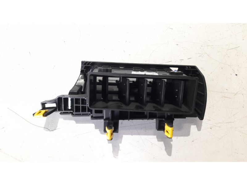 Recambio de aireador izquierdo para peugeot 508 hybrid 180 allure referencia OEM IAM 98328243ZD  