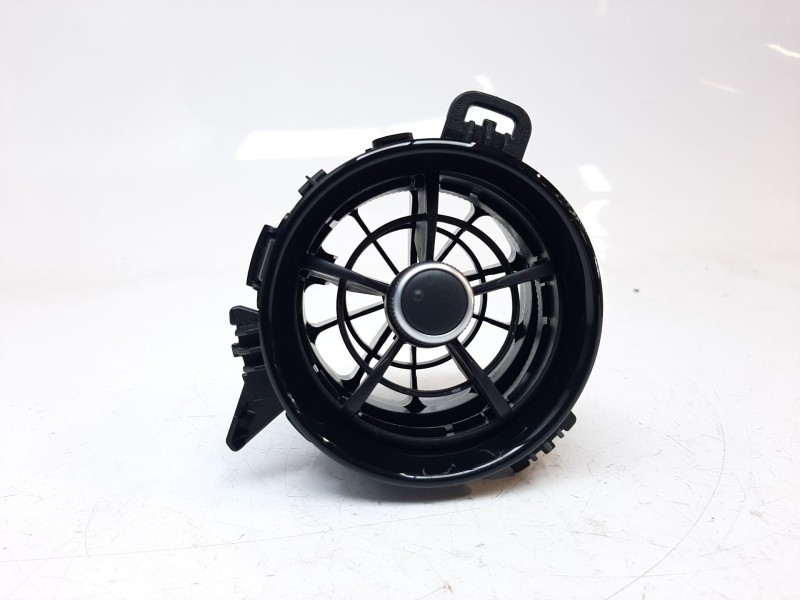 Recambio de aireador izquierdo para toyota yaris hybrid feel referencia OEM IAM 5556862280 5556862280 