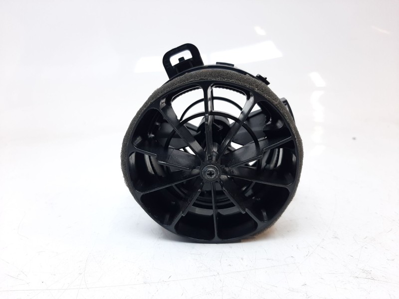 Recambio de aireador izquierdo para toyota yaris hybrid feel referencia OEM IAM 5556862280 5556862280 