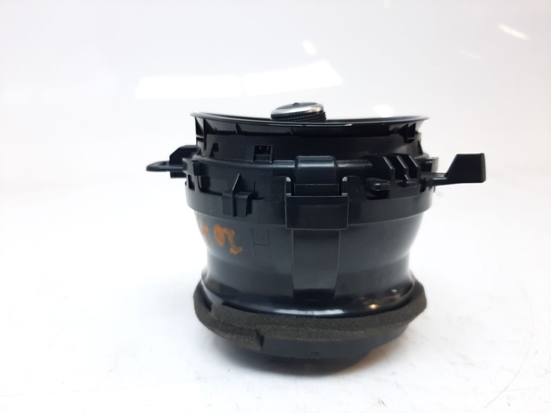 Recambio de aireador izquierdo para toyota yaris hybrid feel referencia OEM IAM 5556862280 5556862280 