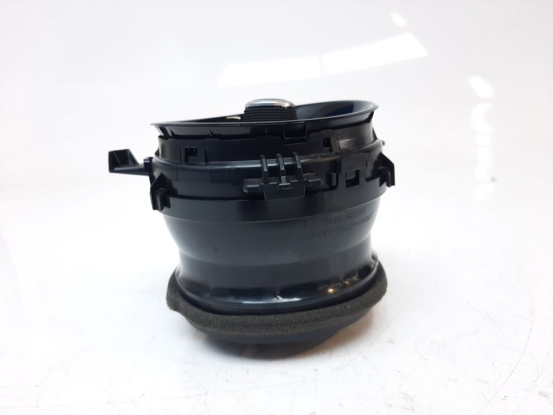 Recambio de aireador izquierdo para toyota yaris hybrid feel referencia OEM IAM 5556862280 5556862280 