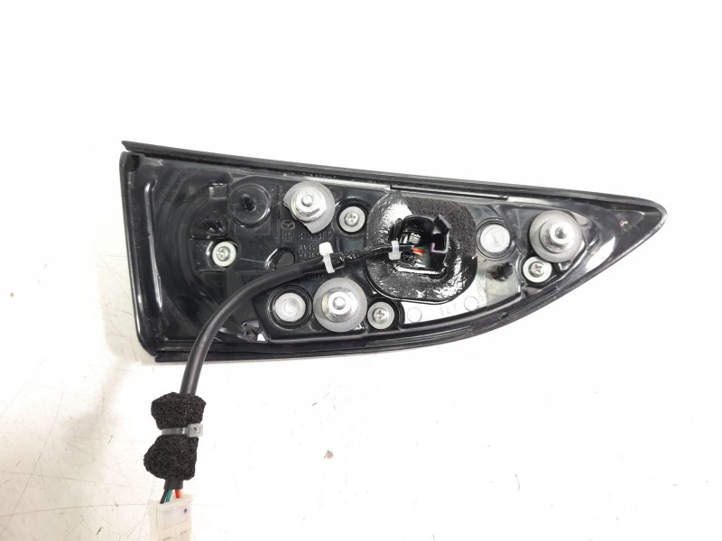 Recambio de piloto trasero derecho interior para mazda 3 berlina (bp) referencia OEM IAM BGLB513F0  