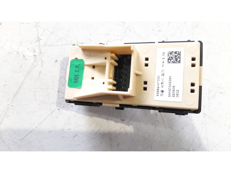 Recambio de mando elevalunas trasero derecho para kia niro (sg2) hybrid concept referencia OEM IAM 93581AT000  