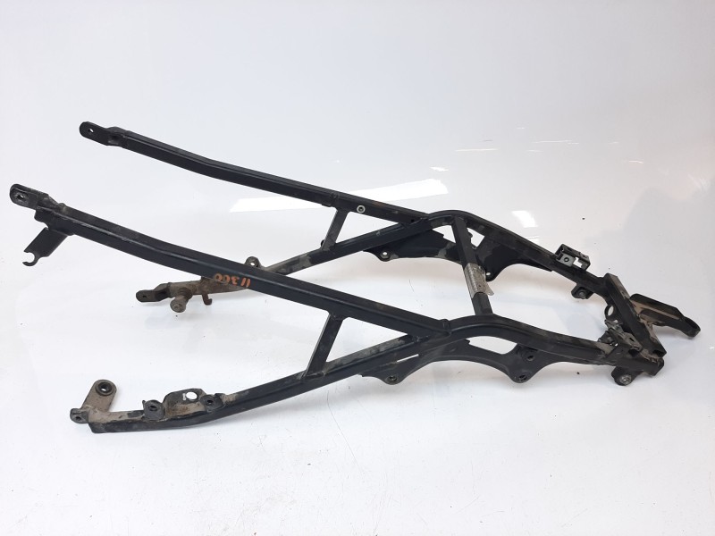Recambio de subchasis trasero para aprilia pegaso 125 / 600 / 650 pegaso 650 referencia OEM IAM AP8135765 AP8135765 