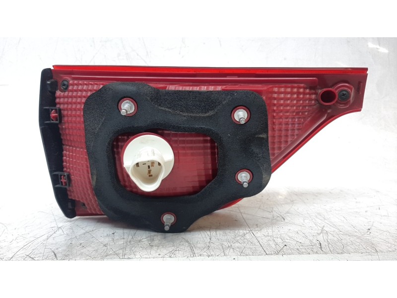 Recambio de piloto trasero derecho interior para kia sportage concept 2wd referencia OEM IAM 92406F1501  