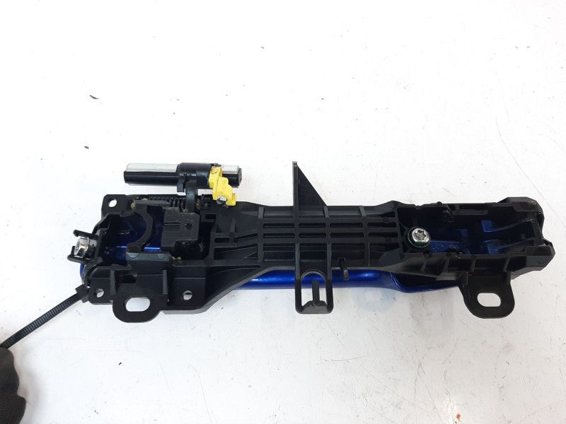 Recambio de maneta exterior delantera izquierda para toyota yaris hybrid feel referencia OEM IAM 692020D070 692020D070 