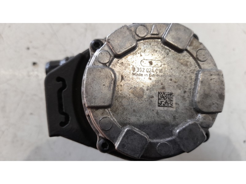 Recambio de bomba agua para peugeot 508 hybrid 180 allure referencia OEM IAM 0392024018  