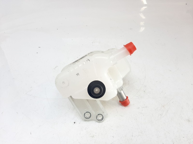 Recambio de deposito expansion para toyota yaris hybrid feel referencia OEM IAM 4722052170 4722052170 