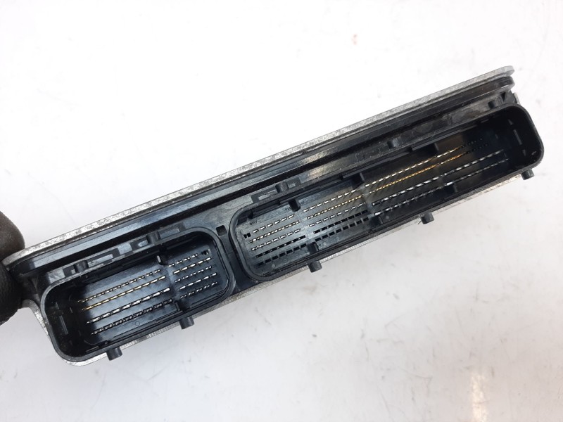 Recambio de centralita motor uce para toyota yaris hybrid feel referencia OEM IAM 896610U120 896610U120 