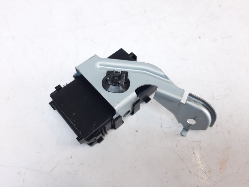 Recambio de modulo electronico para toyota yaris hybrid feel referencia OEM IAM 8910052030 8910052030 