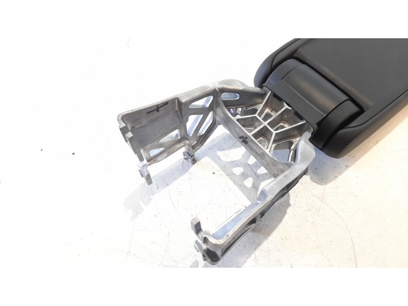 Recambio de apoyabrazos central para audi a3 sportback (8vf) referencia OEM IAM 8V0864207E  