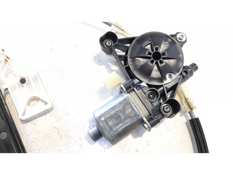 Recambio de elevalunas trasero derecho para audi a3 sportback (8vf) referencia OEM IAM 8V4839462 106023418 