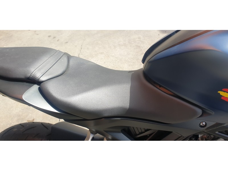 Recambio de asiento para honda cb125 r referencia OEM IAM 77100K98E20ZA  