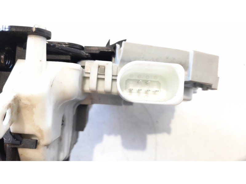 Recambio de cerradura puerta delantera izquierda para audi a3 sportback (8vf) referencia OEM IAM 8X1837015C  
